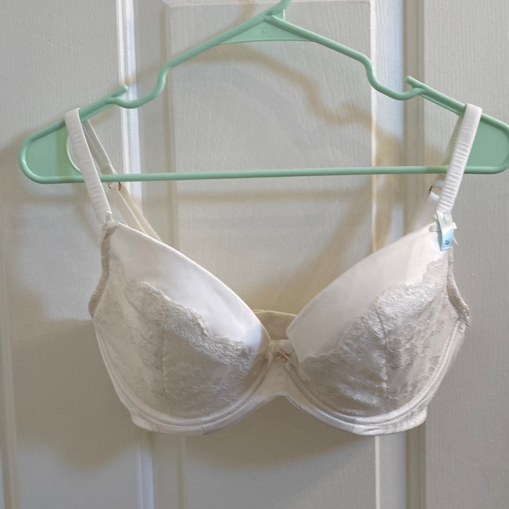 NWOT white lace Boux avenue lace bra